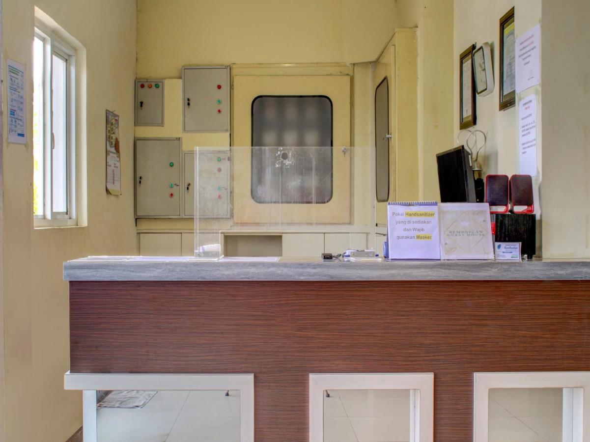 Oyo 90162 Remboelan Guest House Sungai Lutus Exterior foto
