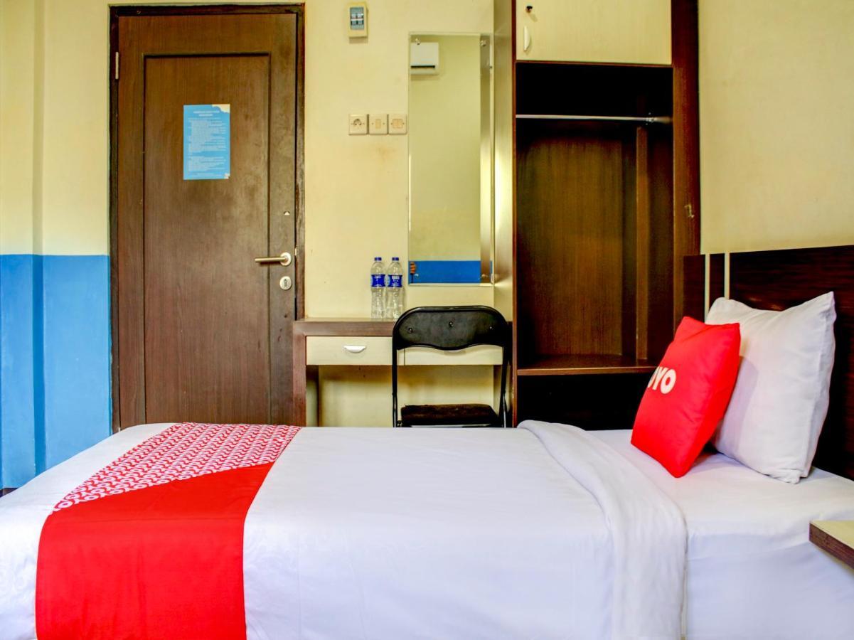 Oyo 90162 Remboelan Guest House Sungai Lutus Exterior foto